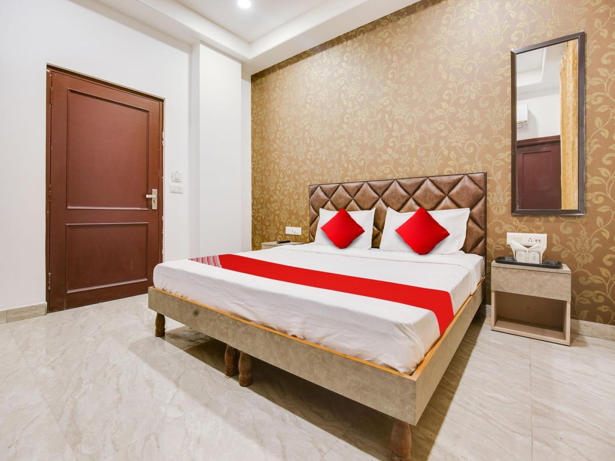 Hotel O Baran Classic Ludhiana Exterior foto