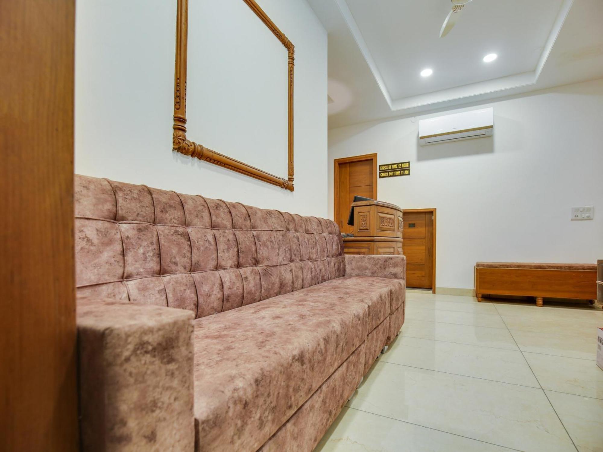Hotel O Baran Classic Ludhiana Exterior foto